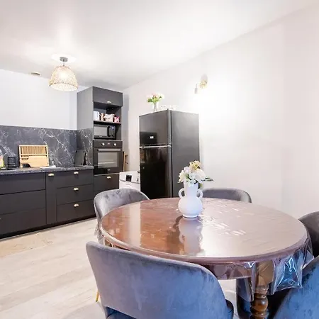 Apartamento At The Heart Of Vieux Festivities *